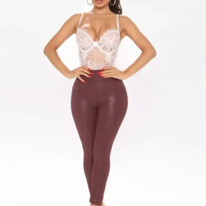 Fashion Nova Leggings de Cuerina